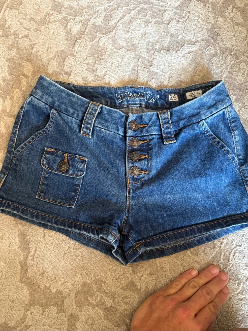 Miss me Jean shorts size 25